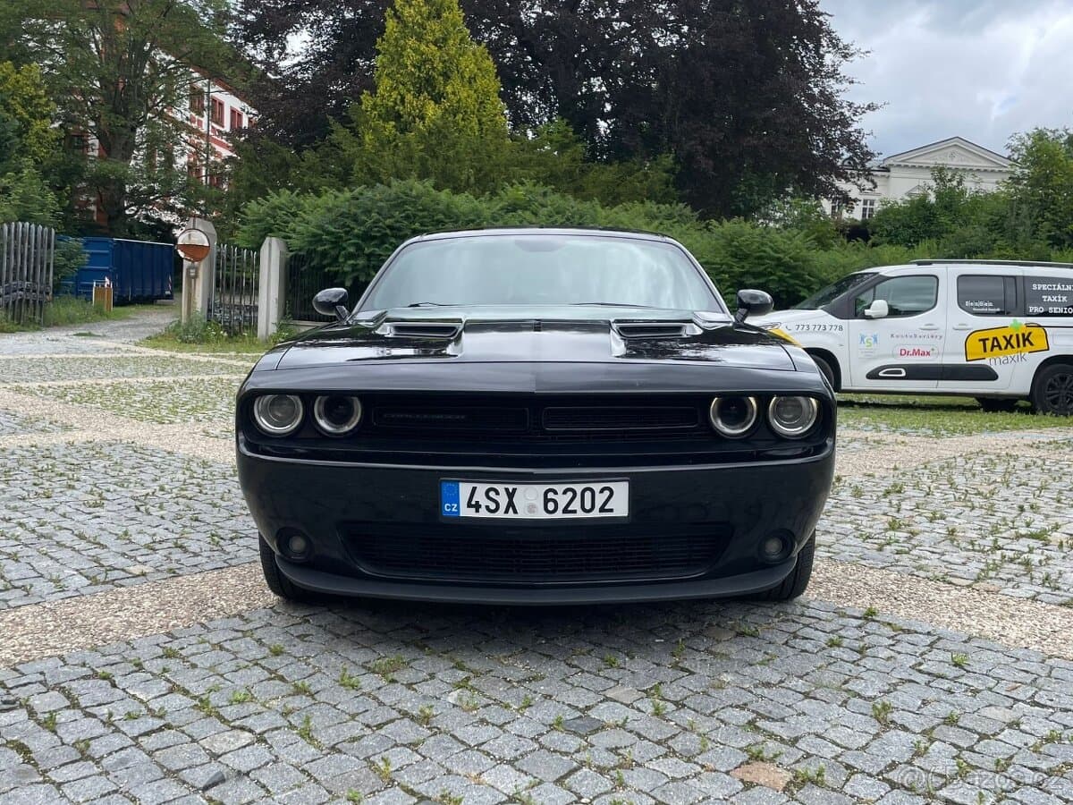 Dodge CHALLENGER