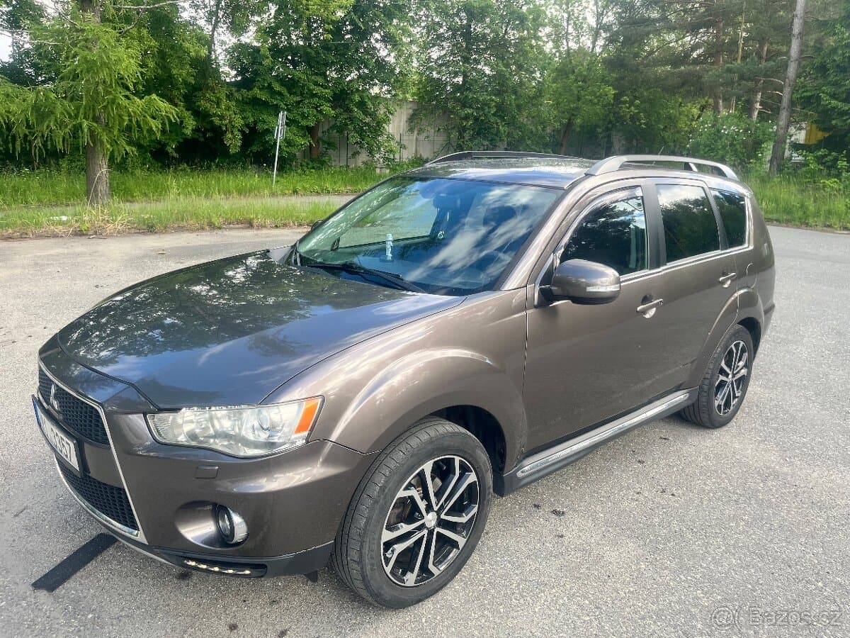 2011 Mitsubishi OSTATNÍ