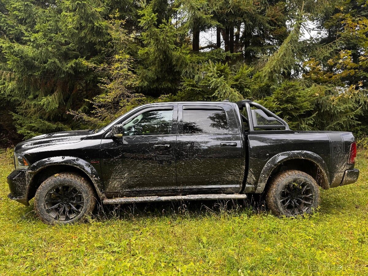 2016 Dodge OSTATNÍ