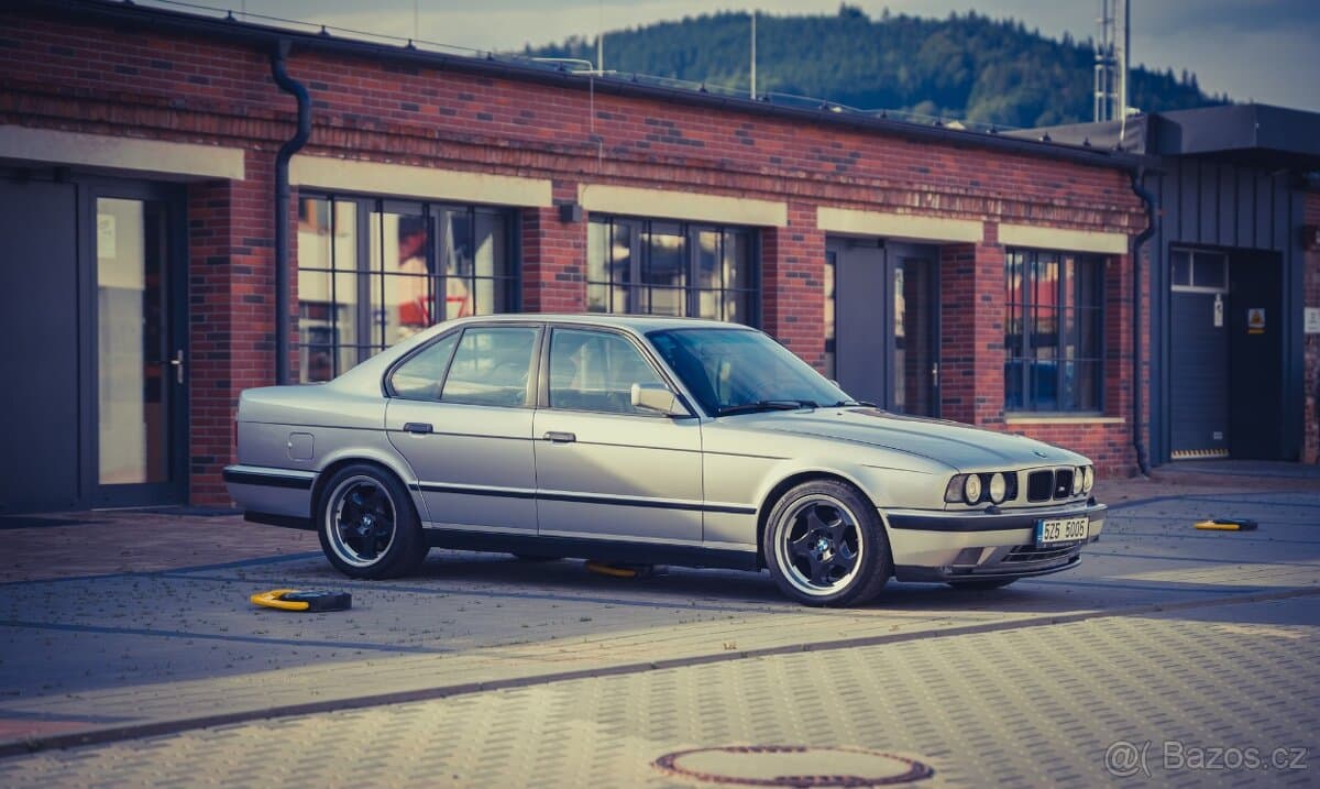 1992 BMW M5
