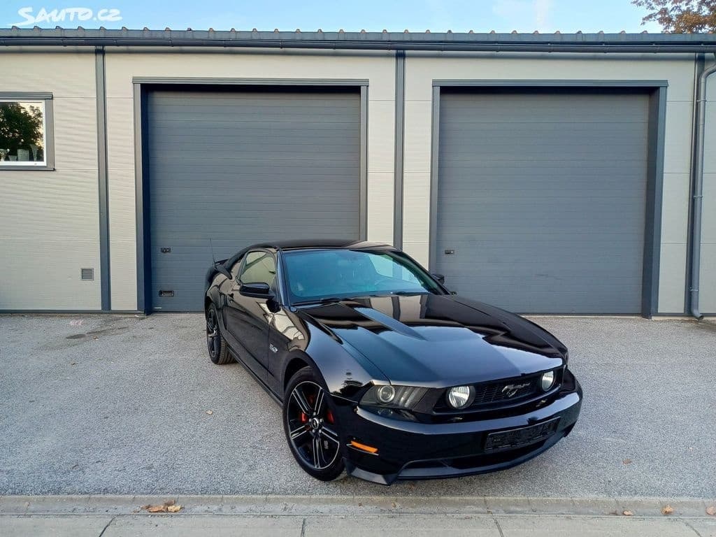 2011 Ford MUSTANG