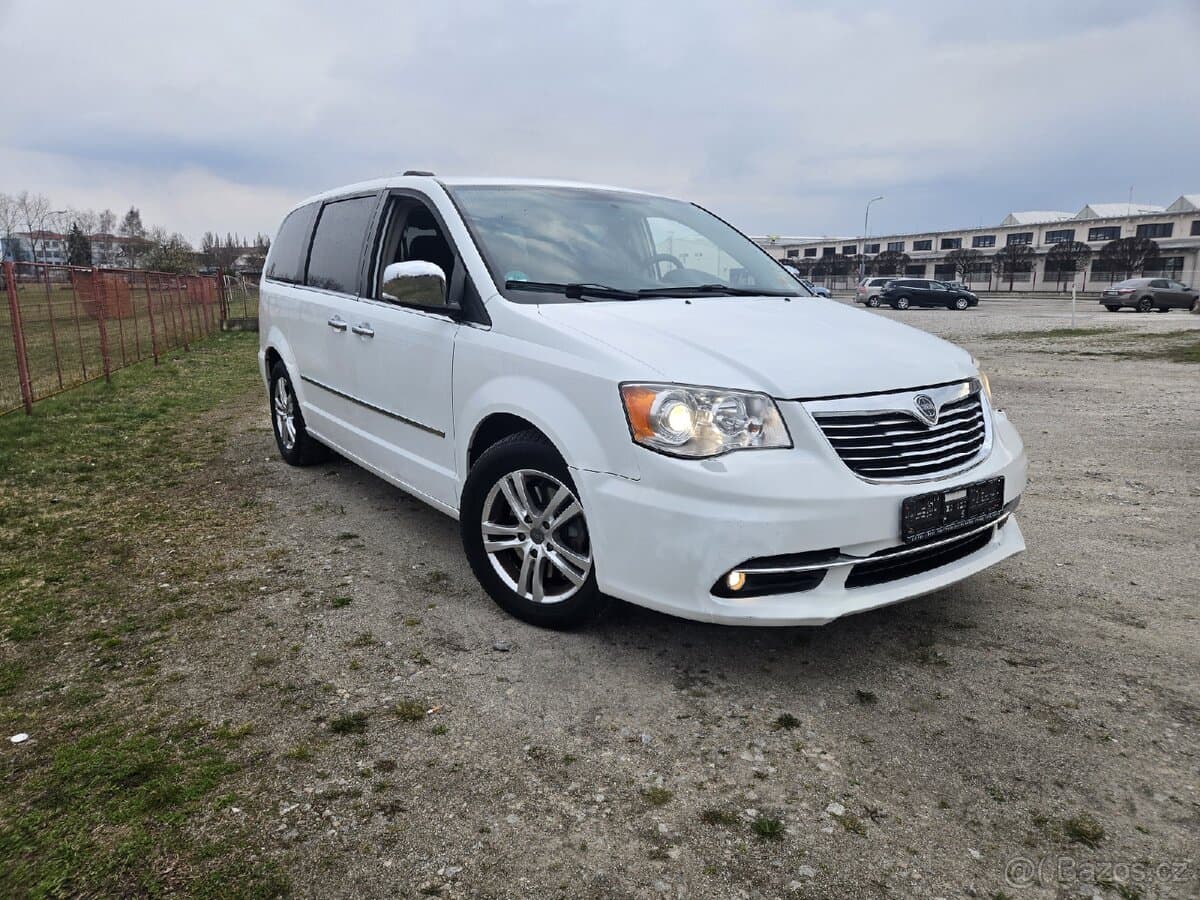 2014 Lancia VOYAGER