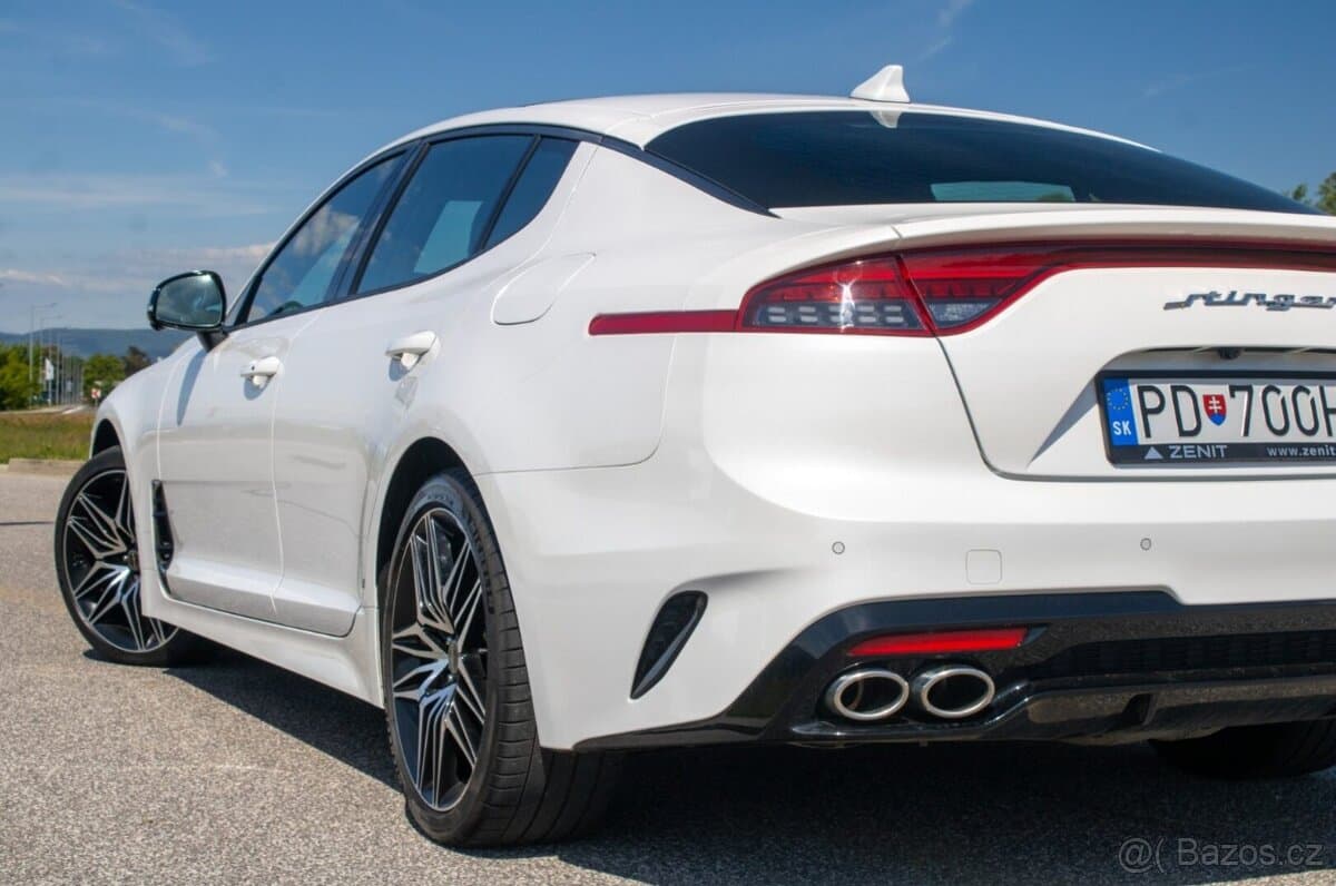 2021 Kia STINGER