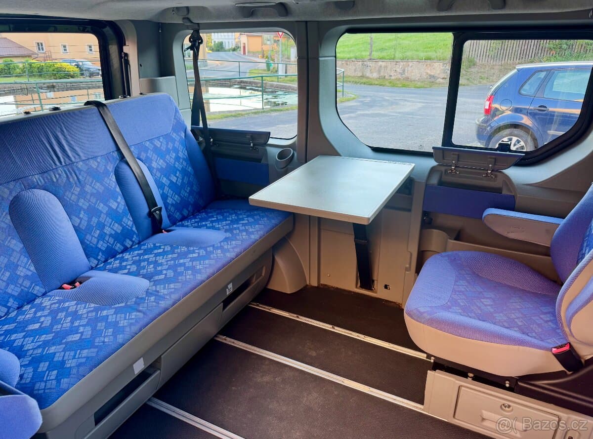 2003 Opel VIVARO