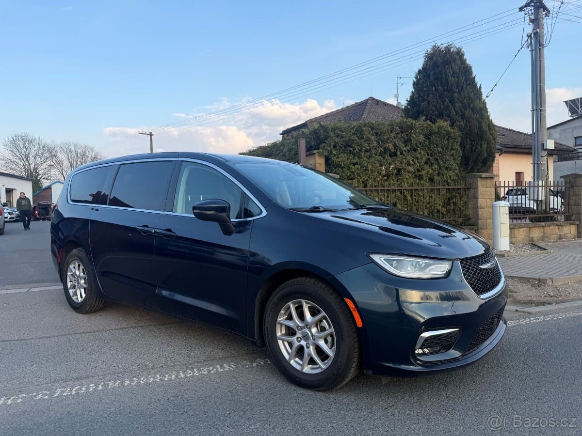 2023 Chrysler PACIFICA