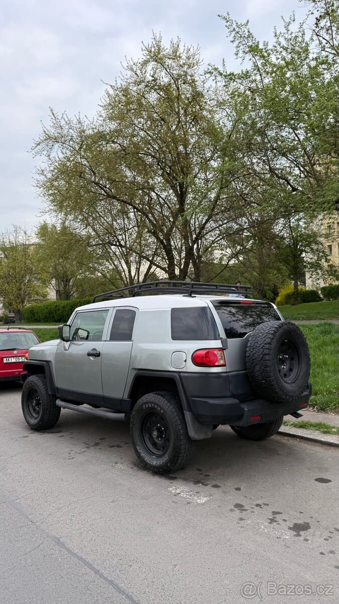 2010 Toyota FJ