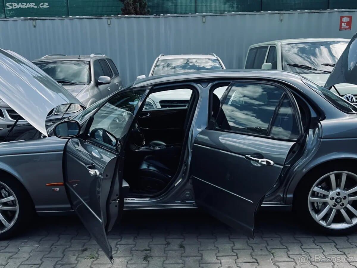 2004 Jaguar OSTATNÍ