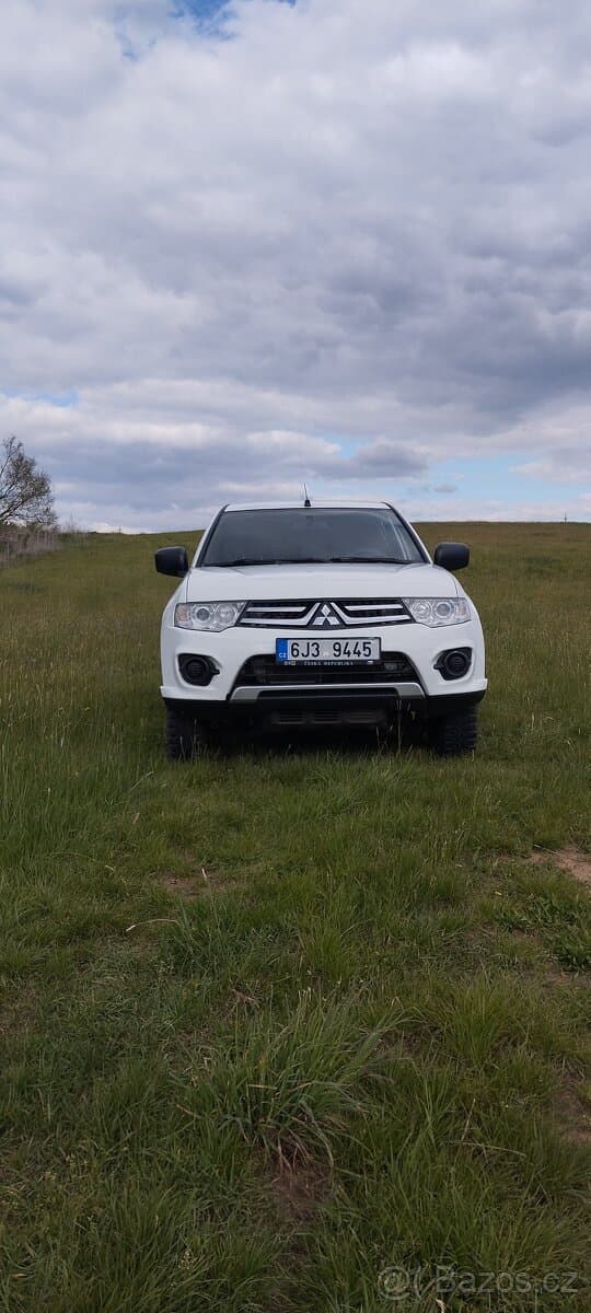 2015 Mitsubishi L200