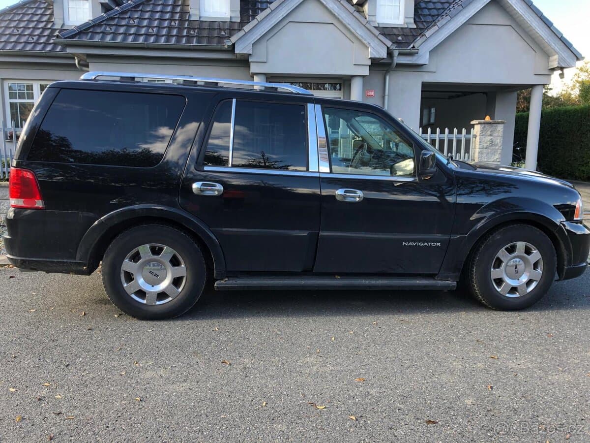2005 Lincoln NAVIGATOR