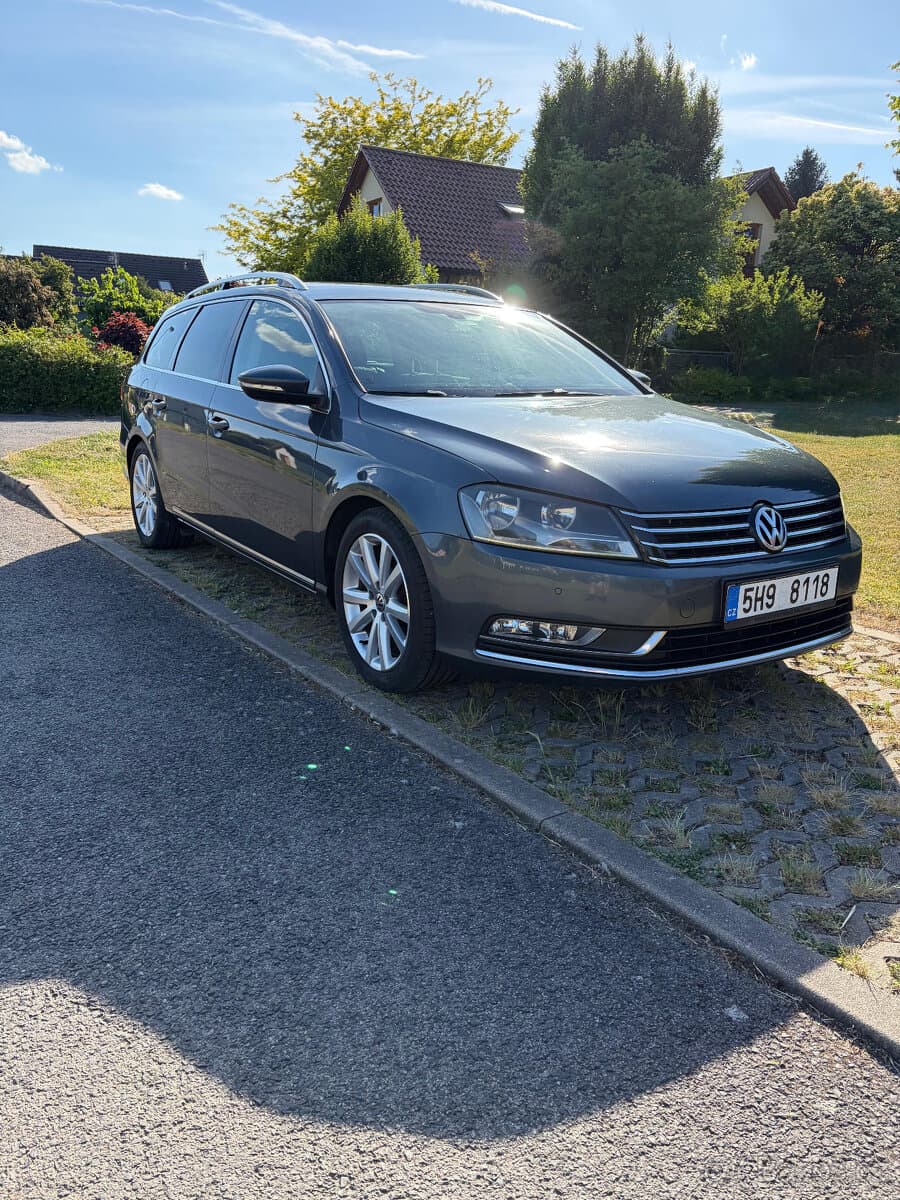 2011 Volkswagen PASSAT