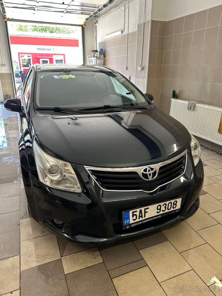 2011 Toyota AVENSIS