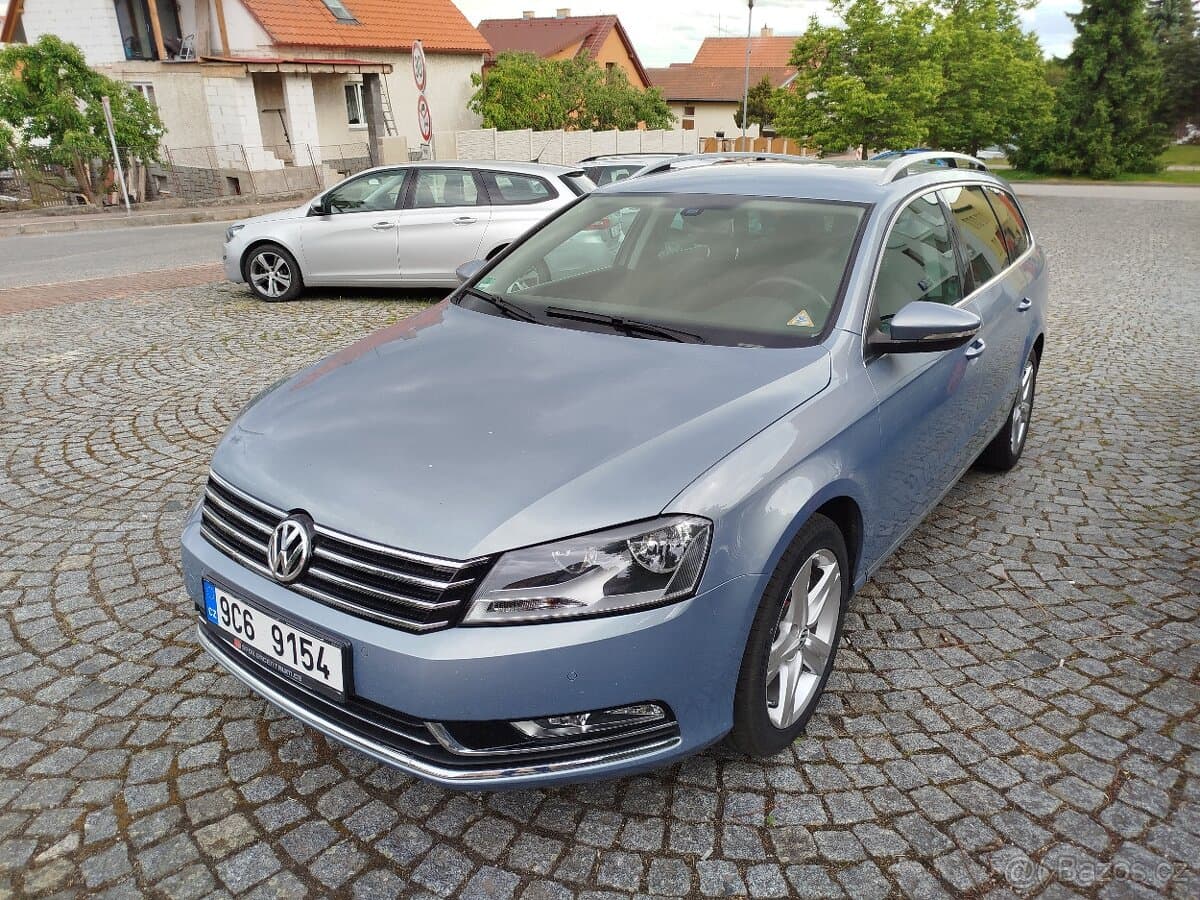 2011 Volkswagen PASSAT