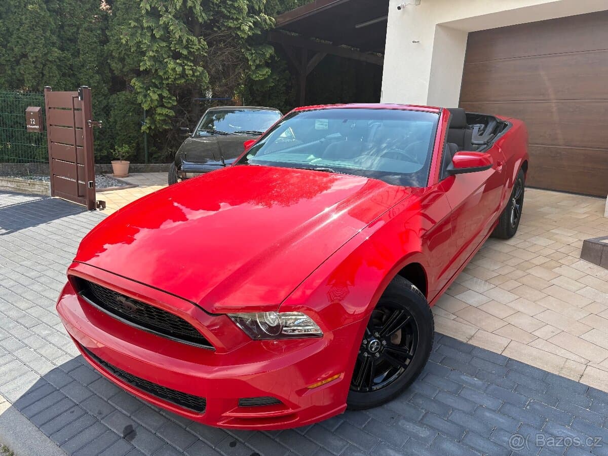 2013 Ford MUSTANG