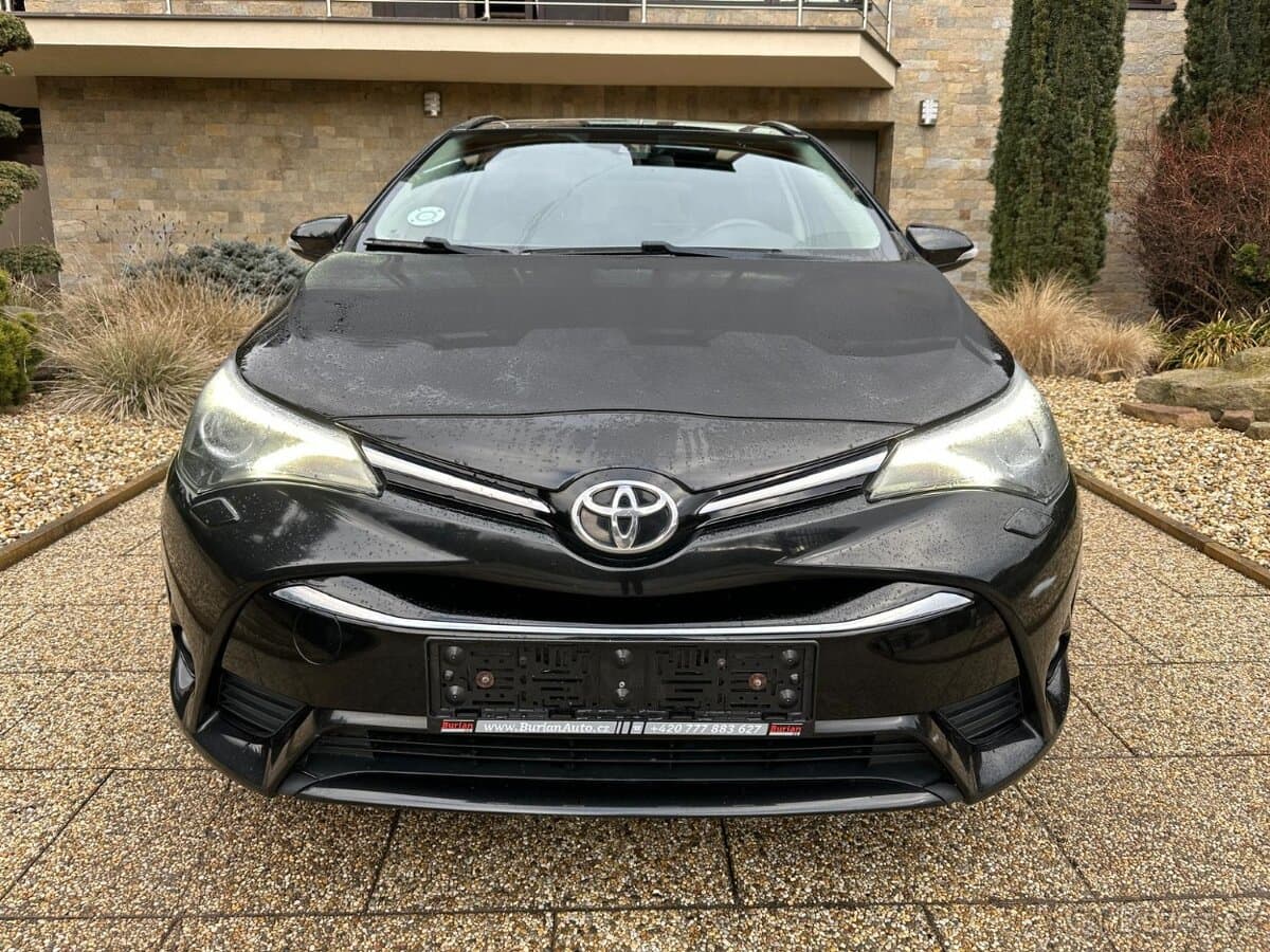 2015 Toyota AVENSIS