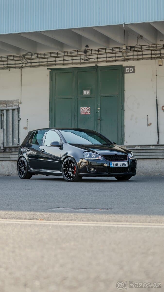 2005 Volkswagen GOLF