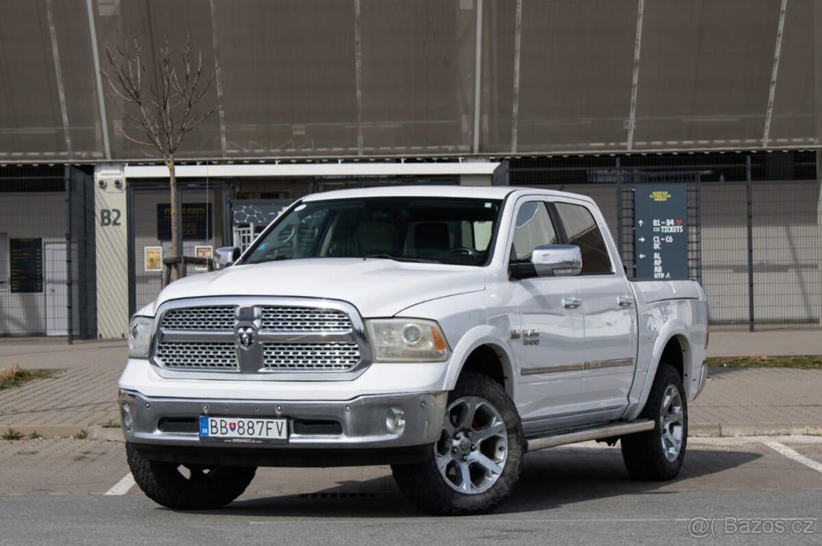 2015 Dodge OSTATNÍ
