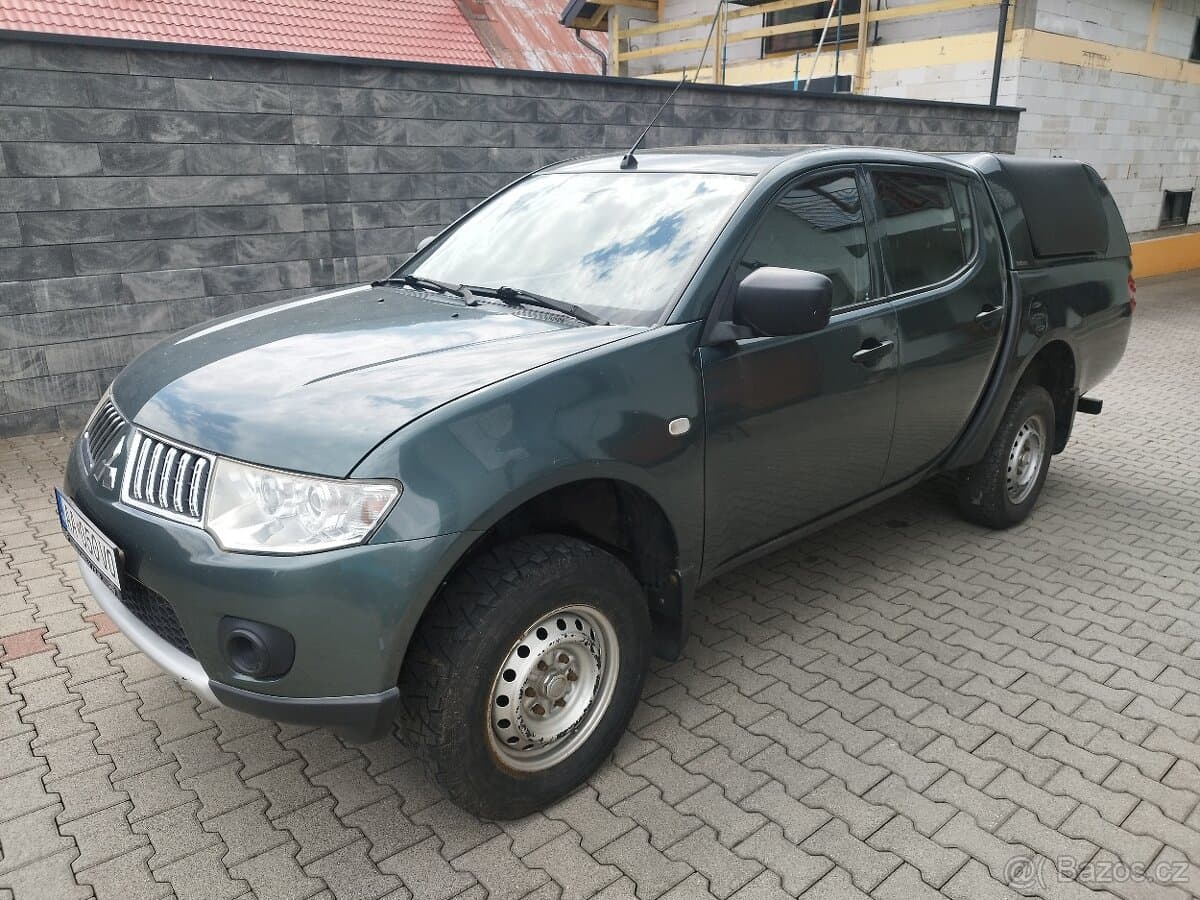 2014 Mitsubishi L200