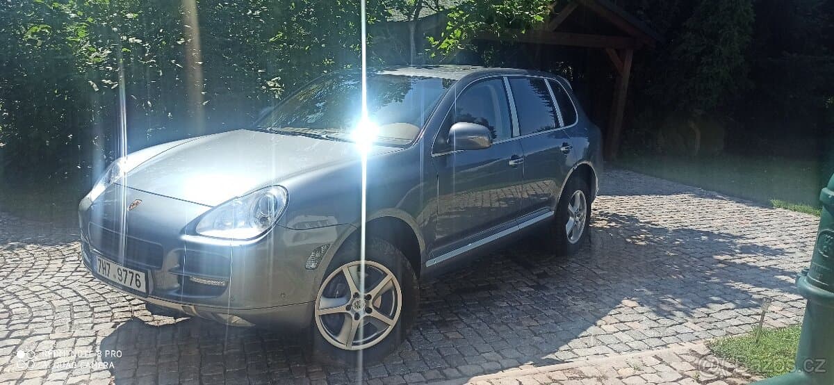2004 Porsche CAYENNE