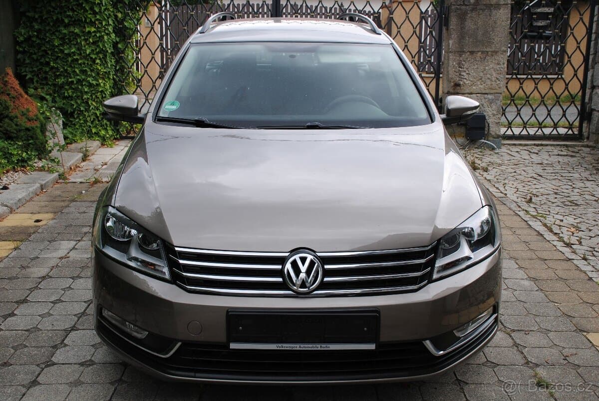 2011 Volkswagen PASSAT