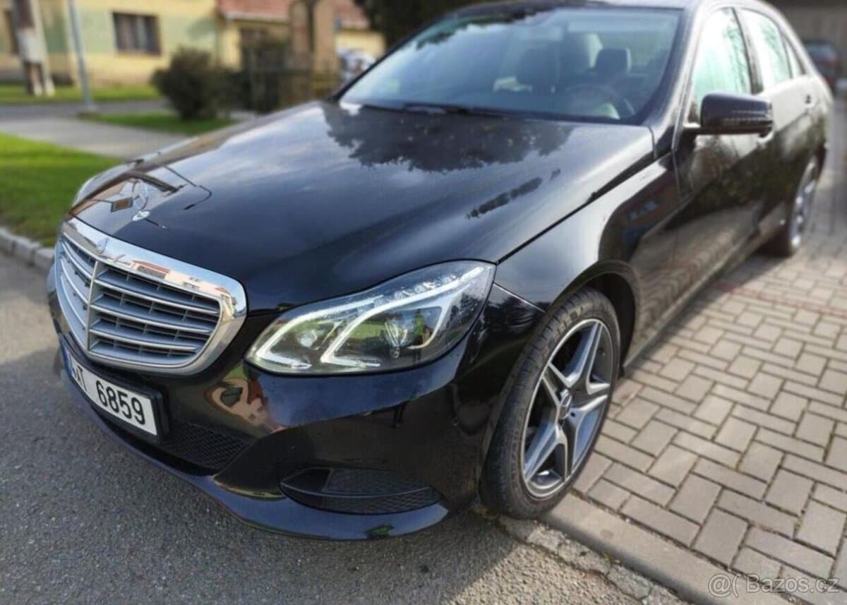 2015 Mercedes-Benz E-CLASS
