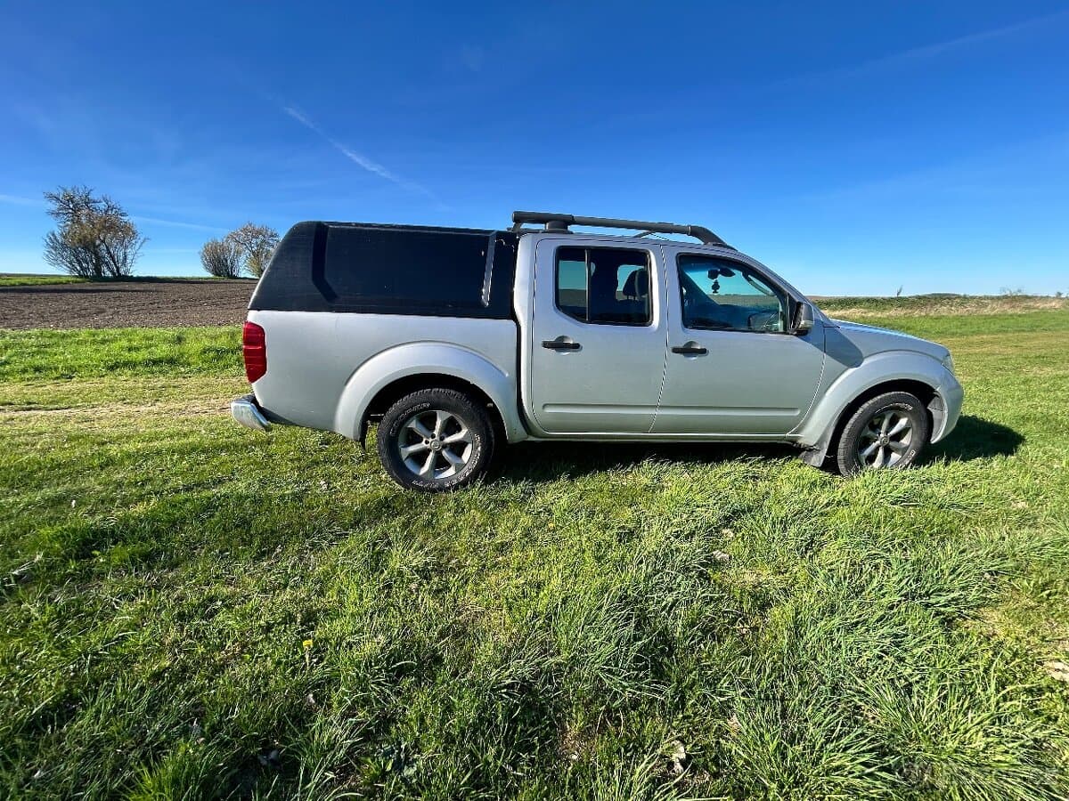 2010 Nissan NAVARA