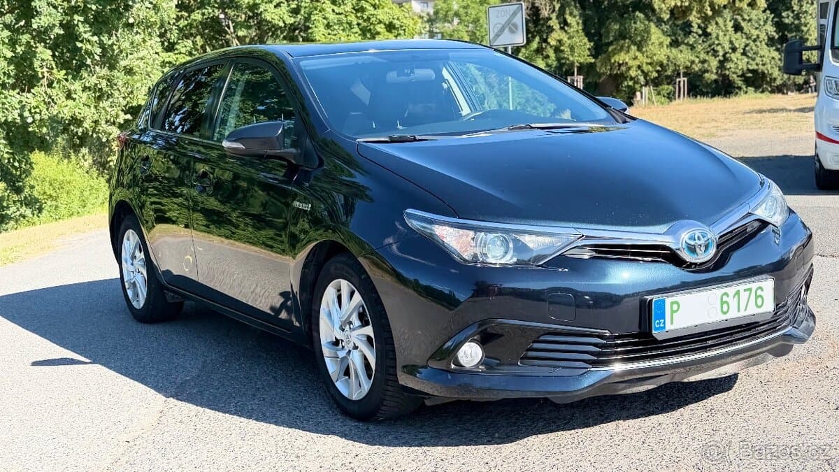 2016 Toyota AURIS