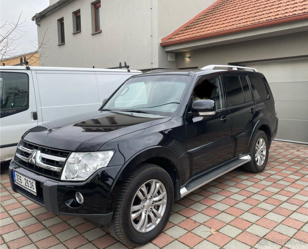 2009 Mitsubishi PAJERO