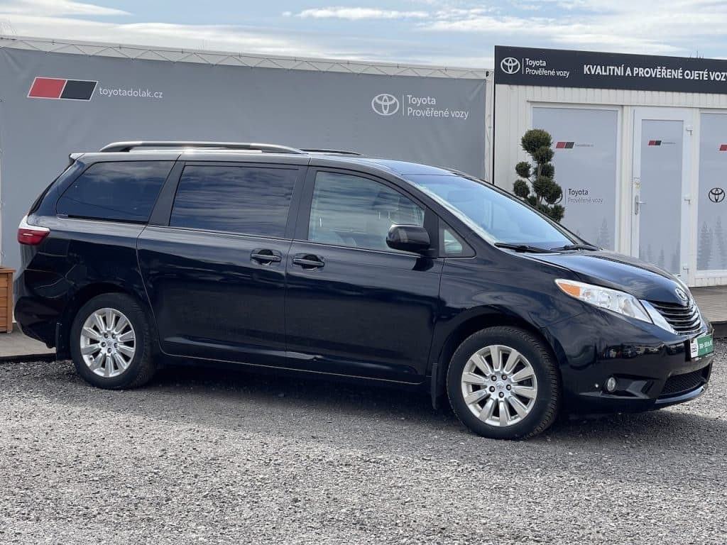 2015 Toyota SIENNA