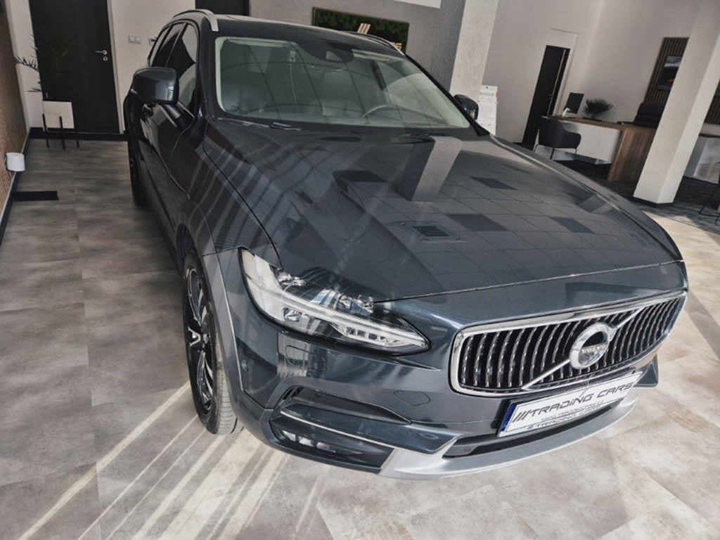 2020 Volvo V90