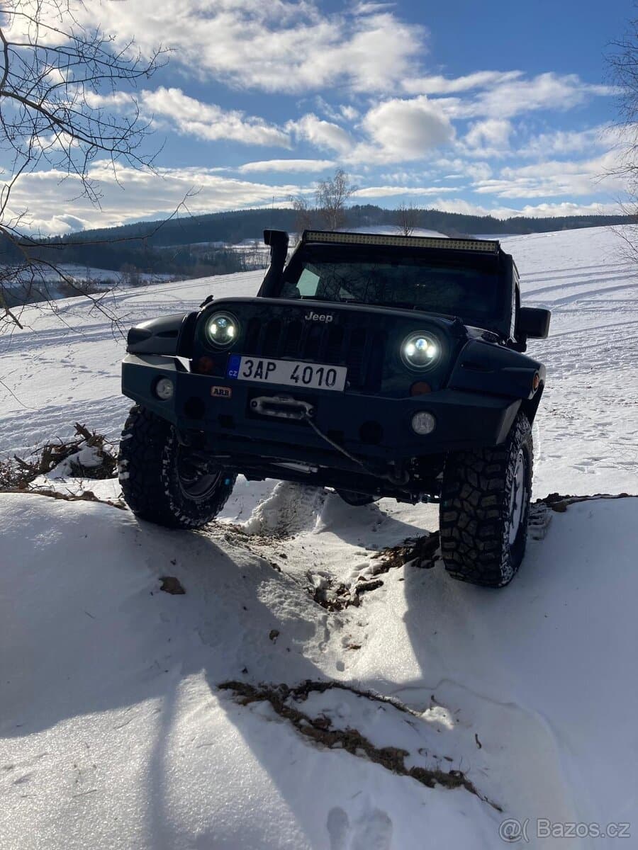 2011 Jeep WRANGLER