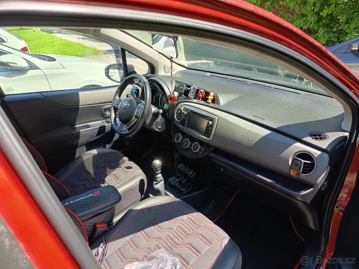 2013 Toyota YARIS