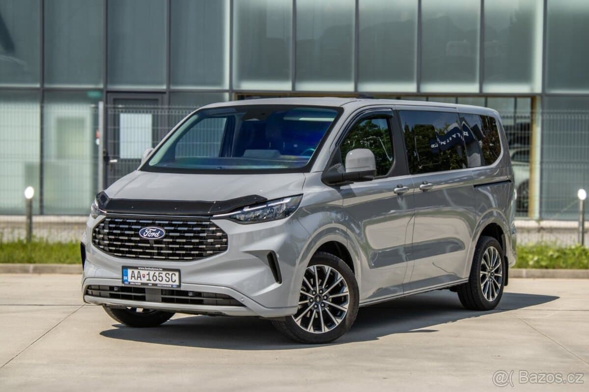 2025 Ford TOURNEO