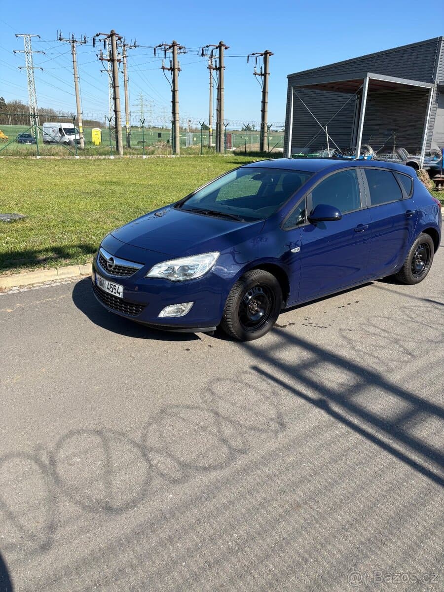 2011 Opel ASTRA
