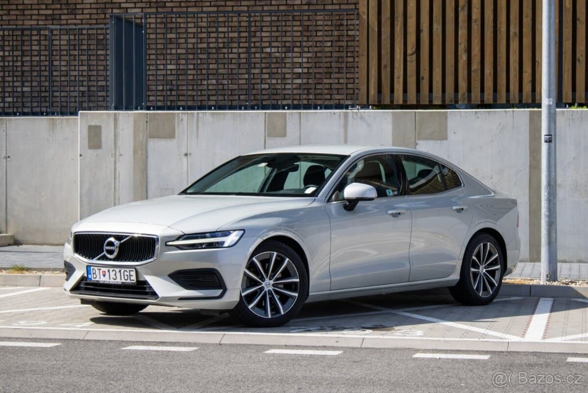 2022 Volvo S60