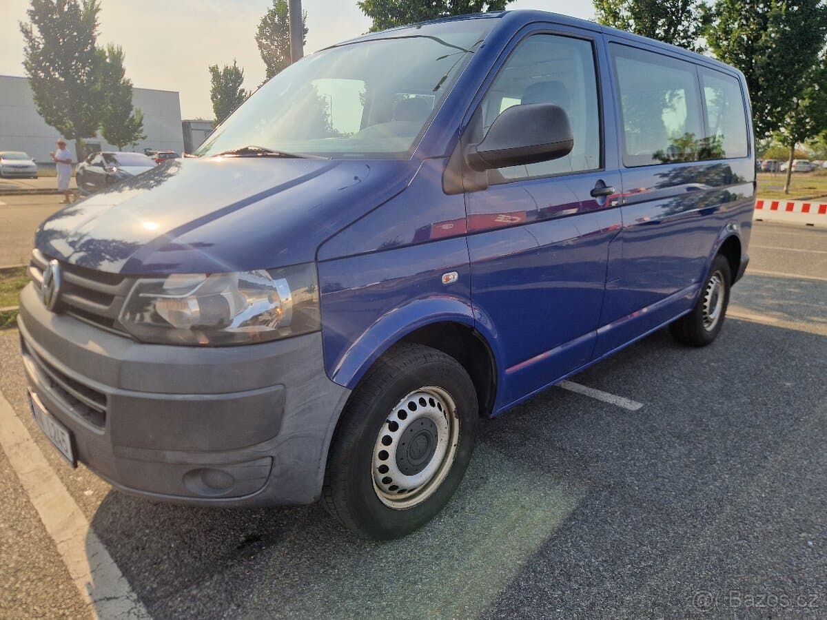 2011 Volkswagen CARAVELLE
