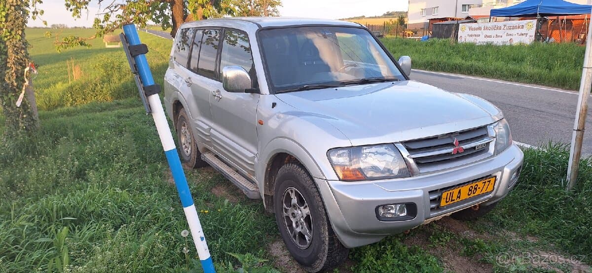 2001 Mitsubishi PAJERO
