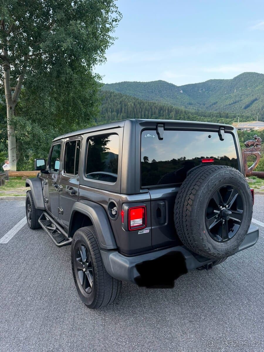 2021 Jeep WRANGLER