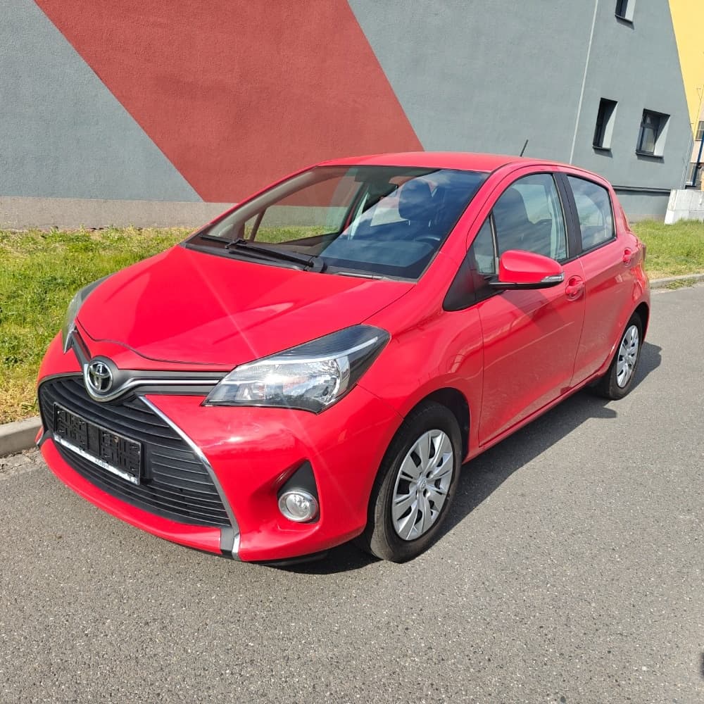 2015 Toyota YARIS
