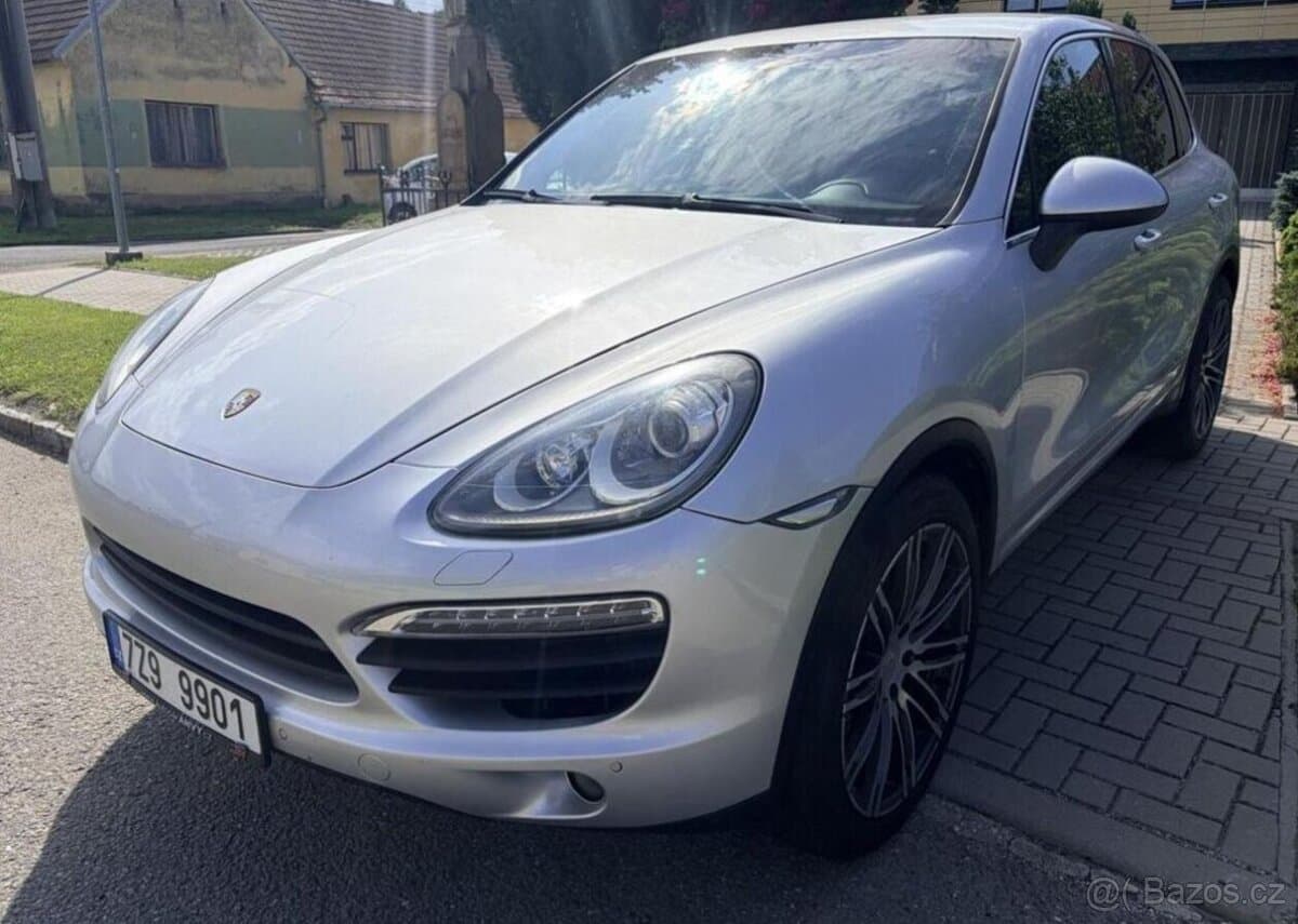 2012 Porsche CAYENNE