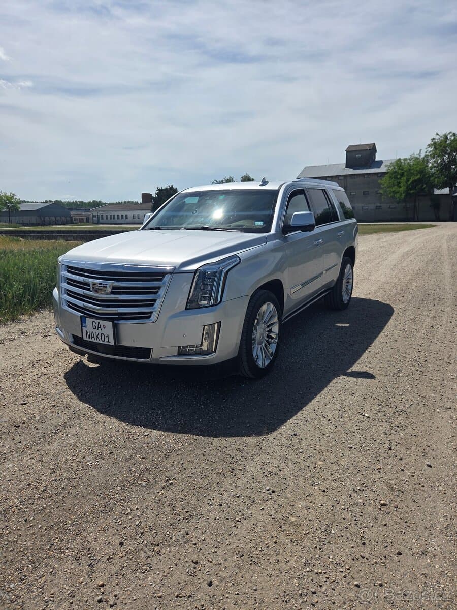 2016 Cadillac ESCALADE