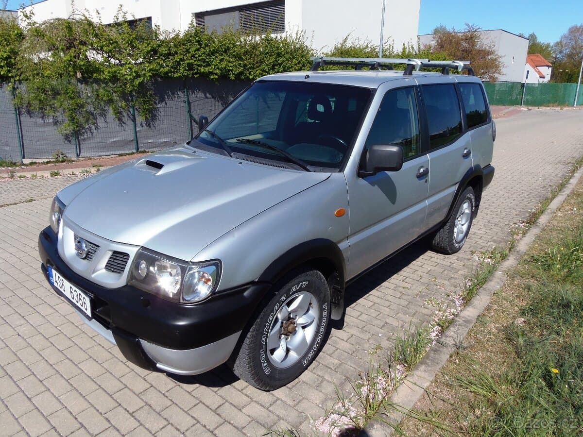2004 Nissan OSTATNÍ