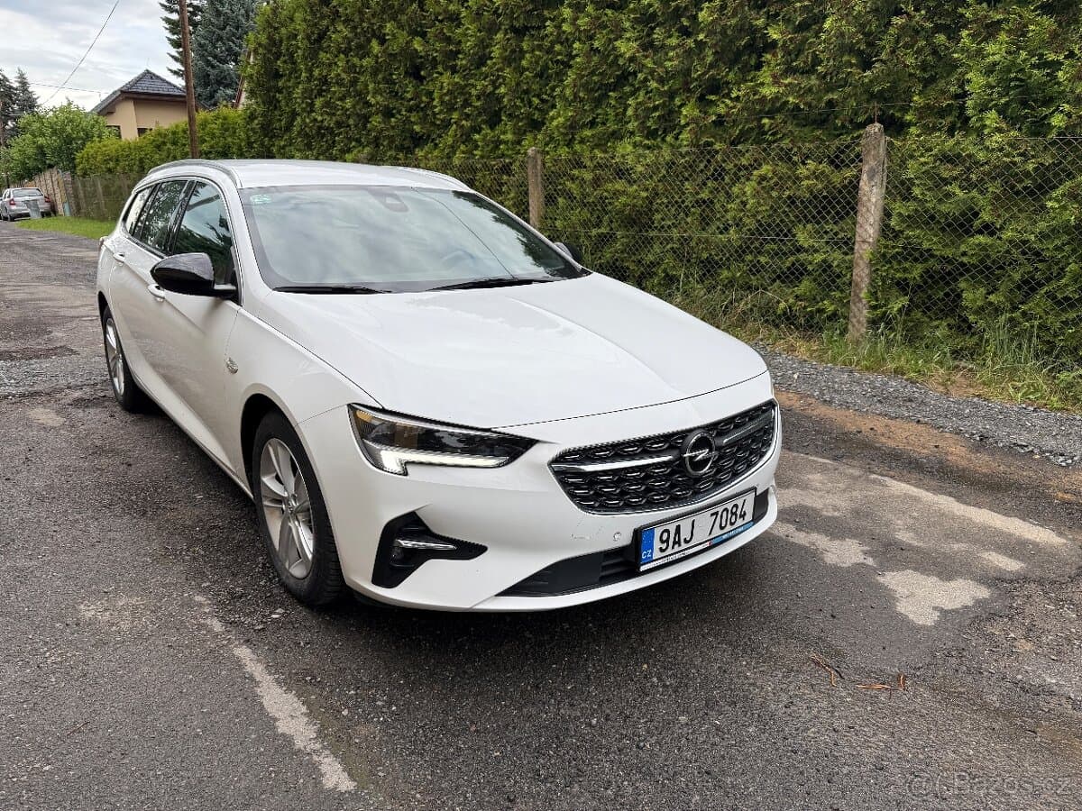 2022 Opel INSIGNIA