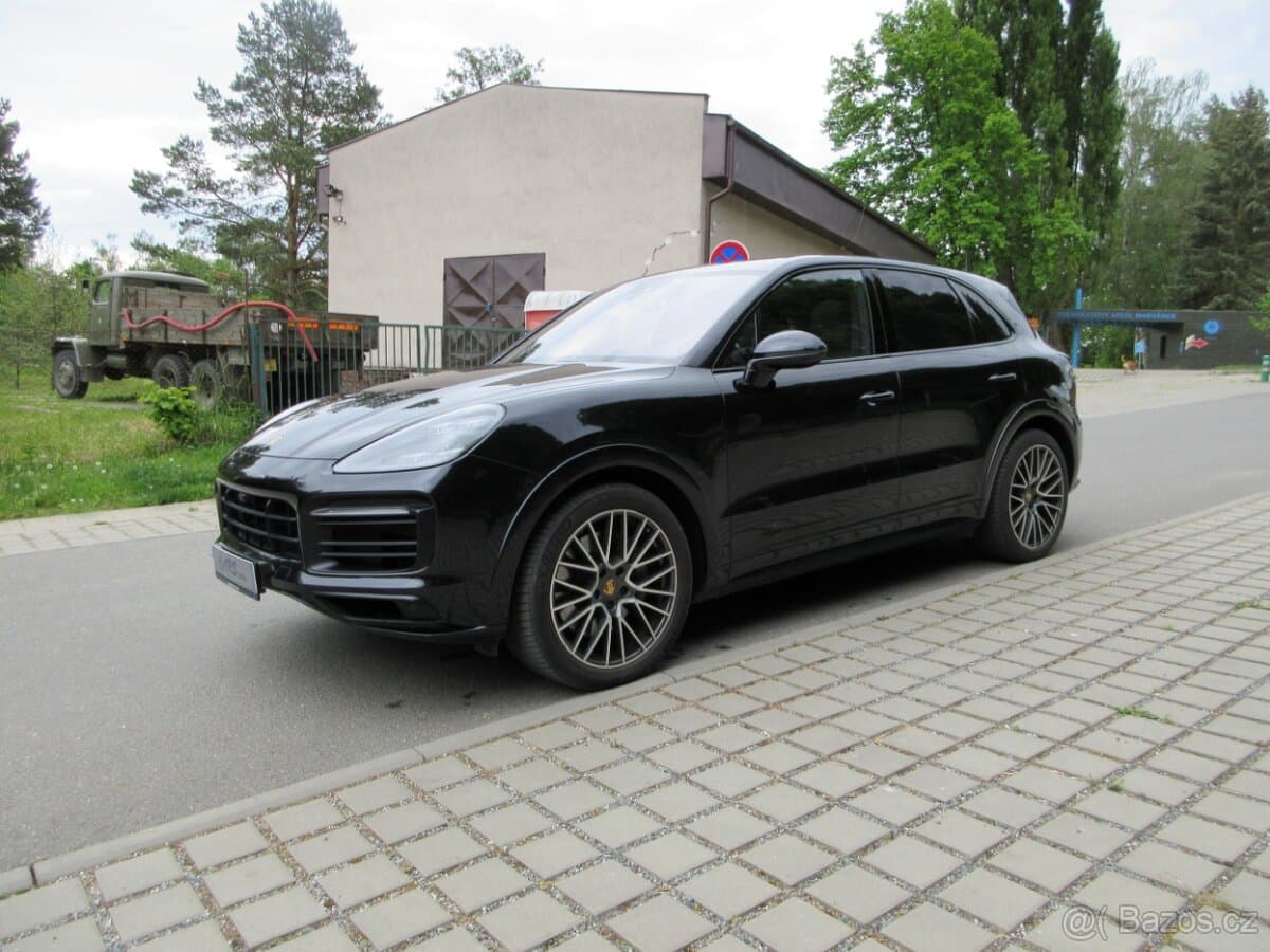 2019 Porsche CAYENNE