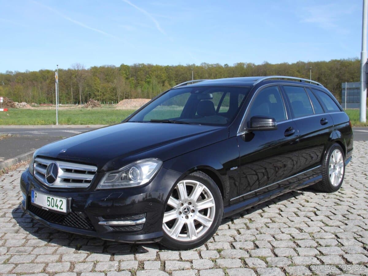 2011 Mercedes-Benz OSTATNÍ