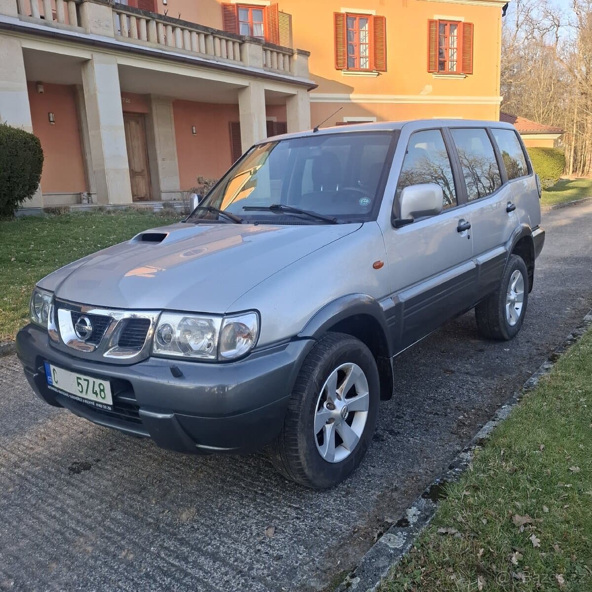 2004 Nissan TERRANO