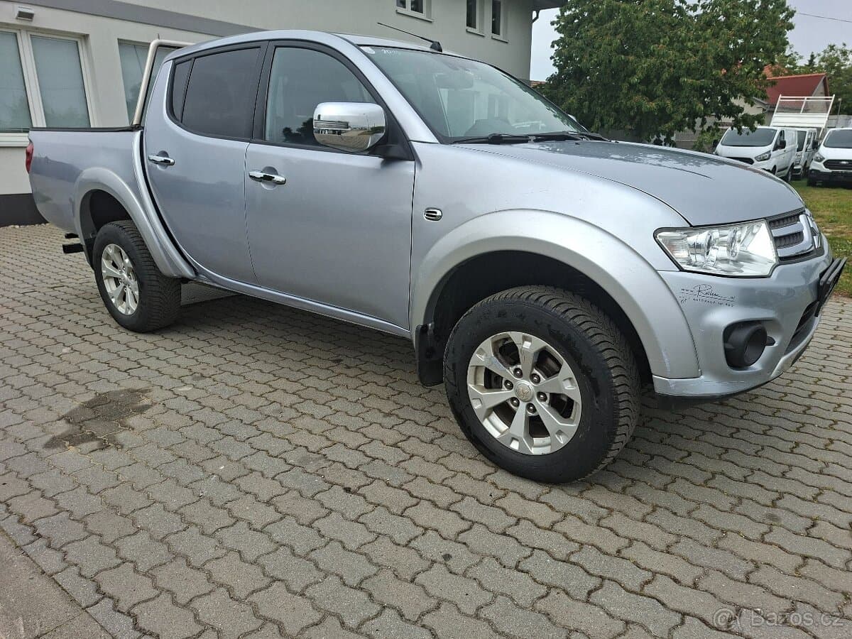 2015 Mitsubishi L200