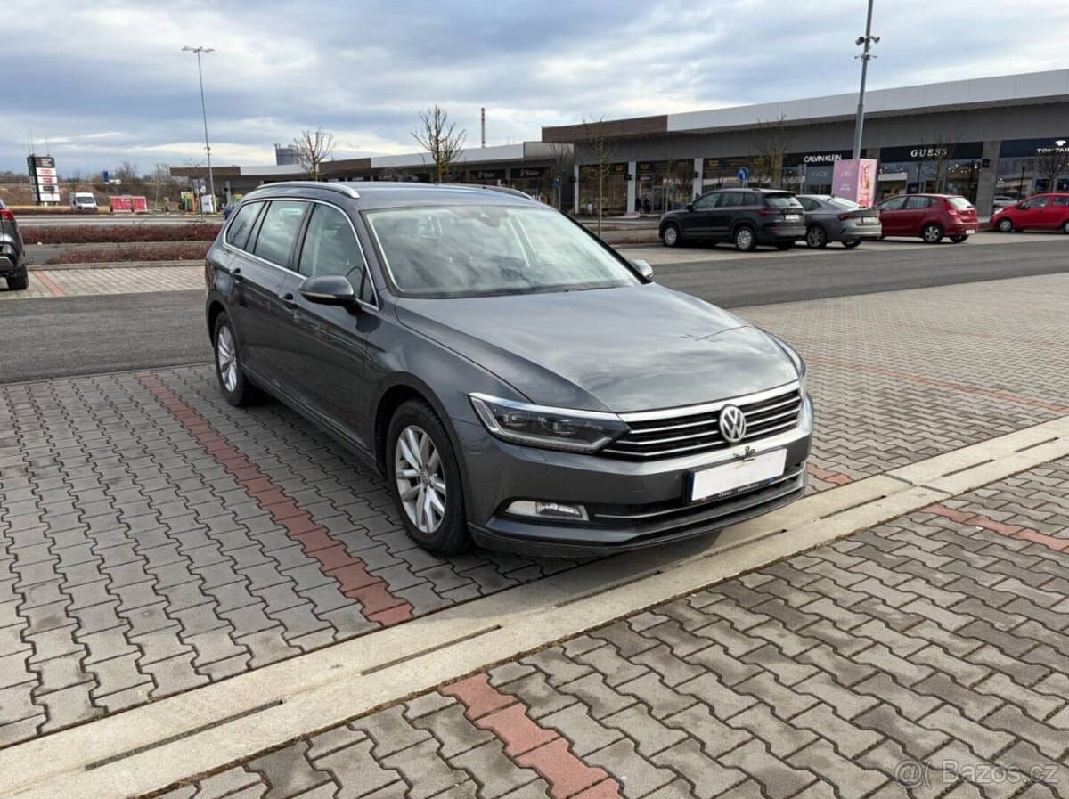 2016 Volkswagen PASSAT