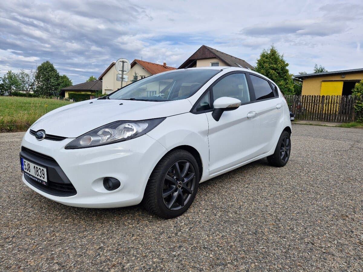 2011 Ford FIESTA