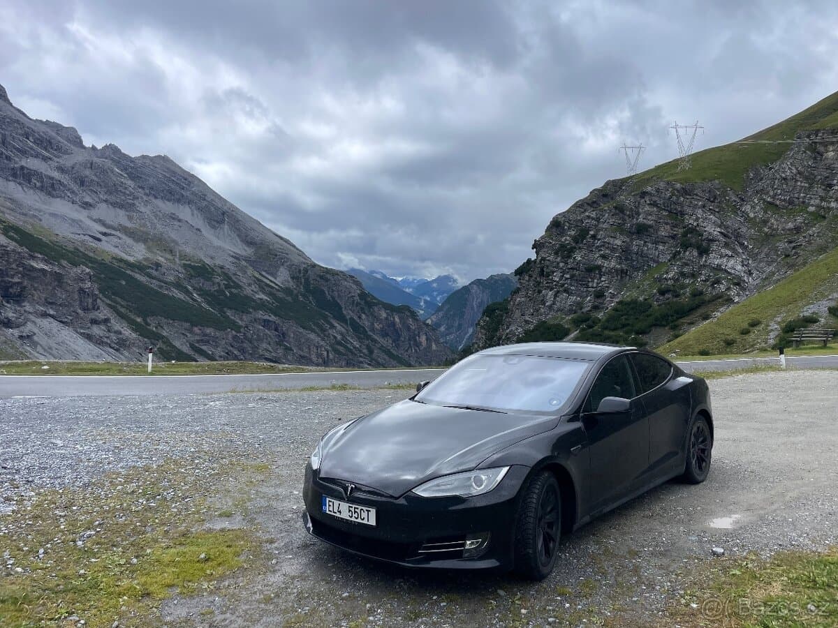 Tesla MODEL S