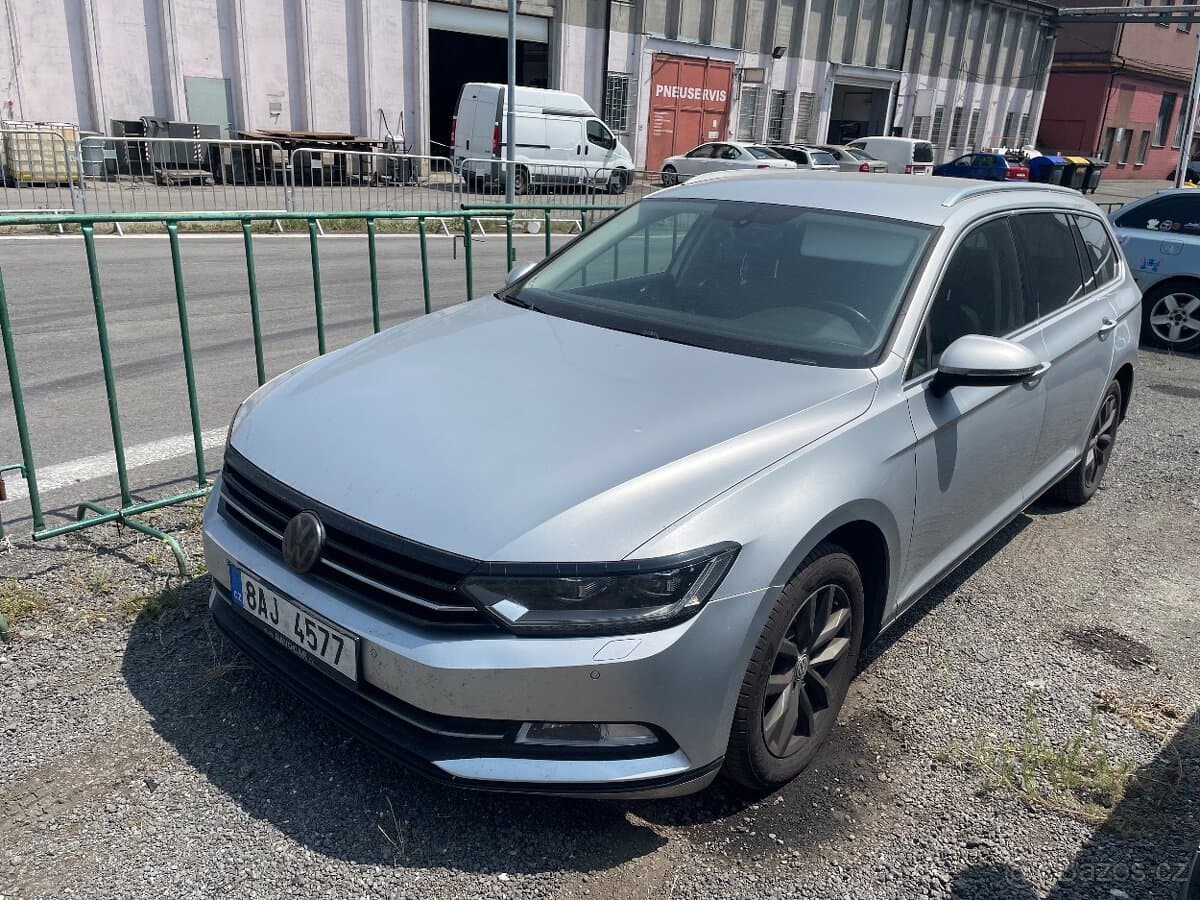 2016 Volkswagen PASSAT